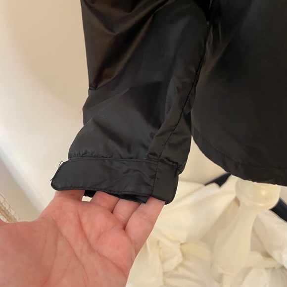 New Balance Black Wind Breaker Hoodie - Picture 8 of 9